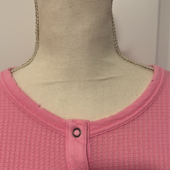 Women’s Offline by Aerie Pink Waffle Knit Long Sleeve Henley Style Top Size M - Picture 5 of 8